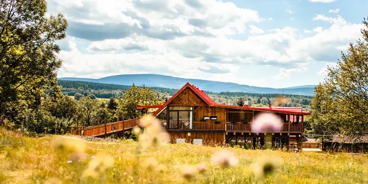 Romantika v Jizerkách: krásné ubytování ve stodole s možností snídaní, výhledy do krajiny