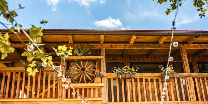 Romantika v Jizerkách: krásné ubytování ve stodole s možností snídaní, výhledy do krajiny