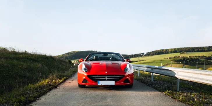 Vstříc adrenalinu: jízda v supersportu –⁠⁠⁠⁠⁠⁠ Ferrari, Lamborgini i Mustang, 20–⁠⁠⁠⁠⁠⁠40 minut