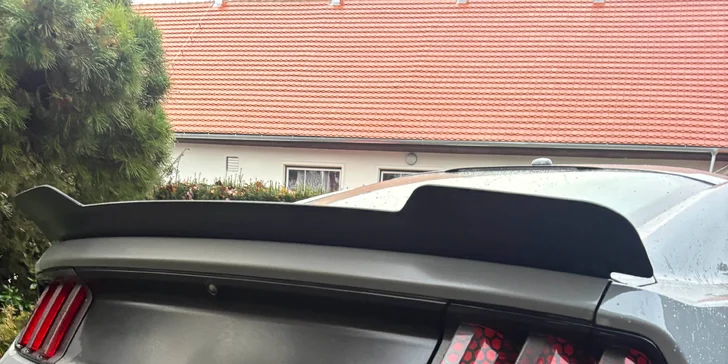 Detailní čištění auta: interiér vč. tepování, exteriér, ozon i kompletní balíček