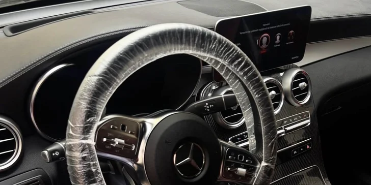 Detailní čištění auta: interiér vč. tepování, exteriér, ozon i kompletní balíček