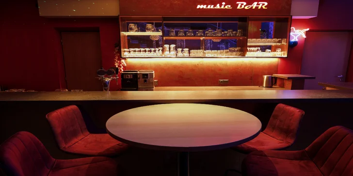 Ráj tvůrců: pronájem nahrávacího studia, fotoateliéru, zkušebny a stage i VIP privátního kina až pro 8 osob