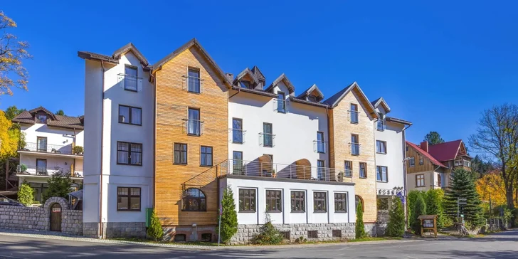 Pobyt v moderním hotelu v polských Krkonoších: snídaně či polopenze a neomezený wellness