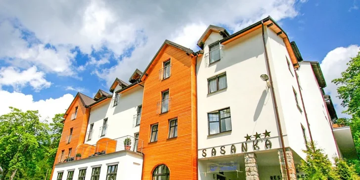 Pobyt v moderním hotelu v polských Krkonoších: snídaně či polopenze a neomezený wellness