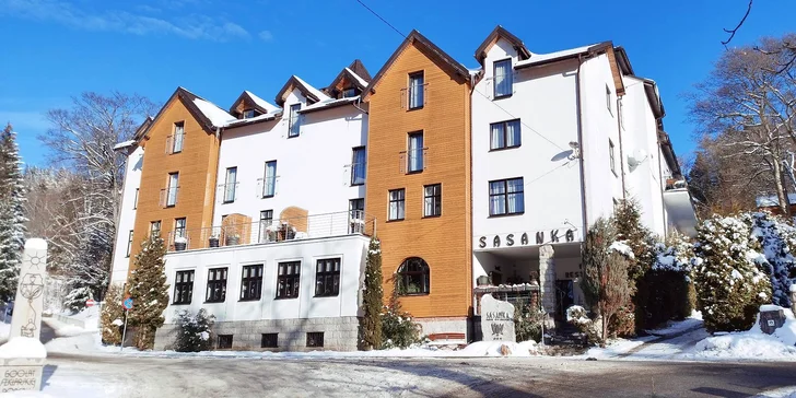 Pobyt v moderním hotelu v polských Krkonoších: snídaně či polopenze a neomezený wellness