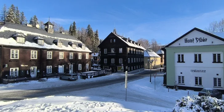 Krásná příroda a klid Karlovy Studánky: polopenze i vstup do bazénu a Thermal Parku