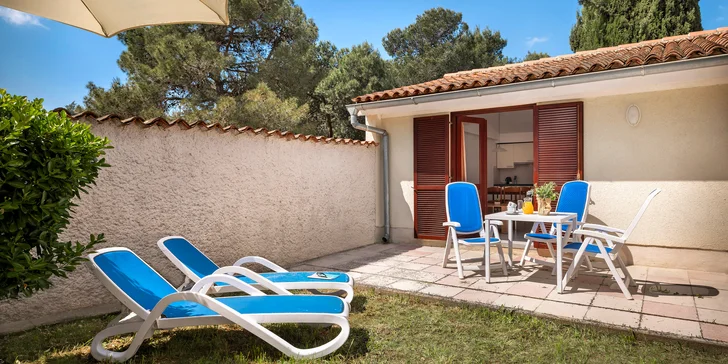 Hurá na Istrii: 3* apartmány přímo u pláže, snídaně nebo polopenze, bazén s tobogány