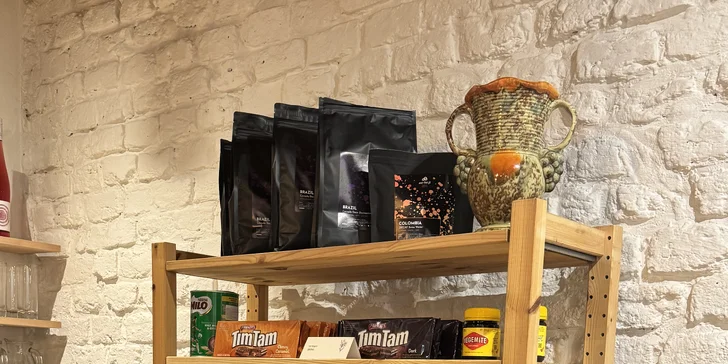 Posezení v kavárně: káva, svařák či Mimosa i domácí banana bread, pro 1 či 2 osoby