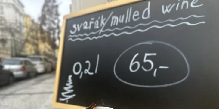 Posezení v kavárně: káva, svařák či Mimosa i domácí banana bread, pro 1 či 2 osoby