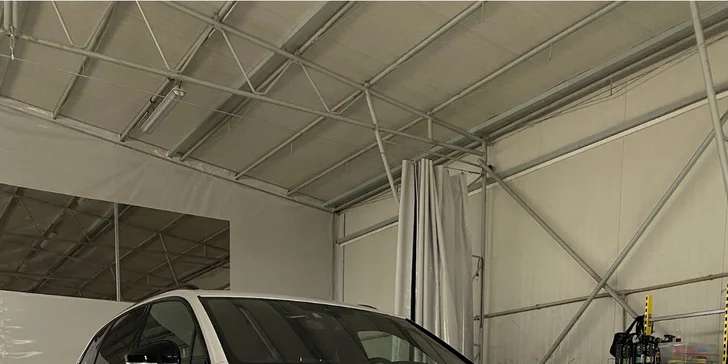 Prémiová péče o vaše auto: ruční mytí, detailní čištění i tříkrokové leštění laku