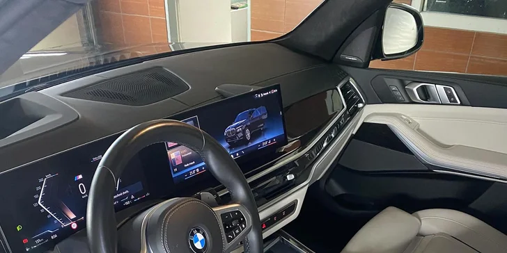 Prémiová péče o vaše auto: ruční mytí, detailní čištění i tříkrokové leštění laku