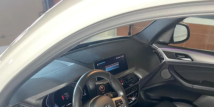 Prémiová péče o vaše auto: ruční mytí, detailní čištění i tříkrokové leštění laku