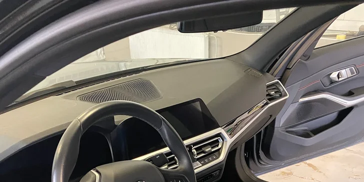 Prémiová péče o vaše auto: ruční mytí, detailní čištění i tříkrokové leštění laku