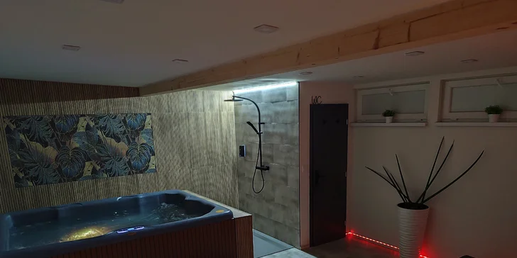 2hodinový relax v soukromém wellness s vířivkou pro dva