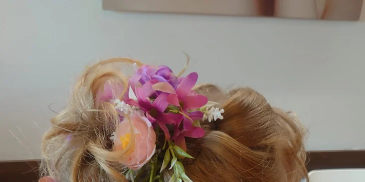 Relaxační vlasové rituály: 60 nebo 90 min. u Hair by Katy Frey ve Vlasovém studiu