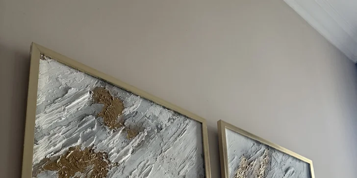 Skupinový kurz výroby strukturovaného obrazu ze stěrky a plátkového zlata