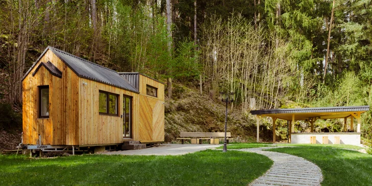 Relax ve Svojanově: tiny house Malý gurmán, vč. finské sauny a možnosti snídaně
