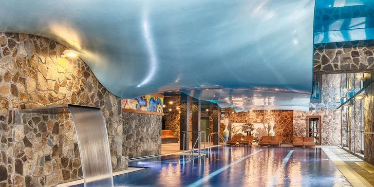 Wellness pobyt uprostřed tatranských lesů na Štrbském Plese: vodní a saunový svět i masáže