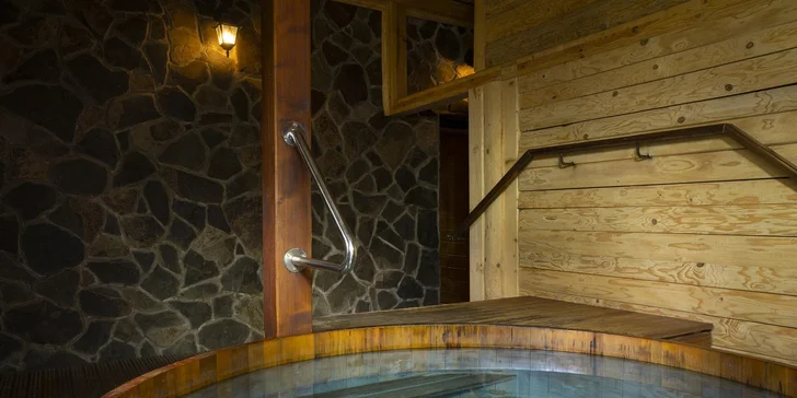 Wellness pobyt uprostřed tatranských lesů na Štrbském Plese: vodní a saunový svět i masáže
