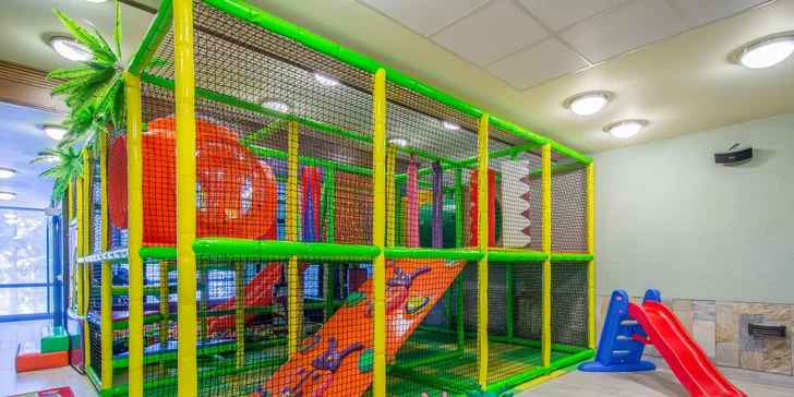 Wellness pobyt uprostřed tatranských lesů na Štrbském Plese: vodní a saunový svět i masáže