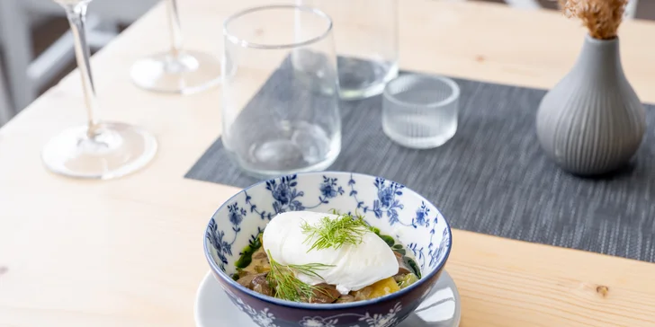 Šestichodové degustační menu pro dva: paštika, kulajda, svíčková i líčka a dezert k tomu