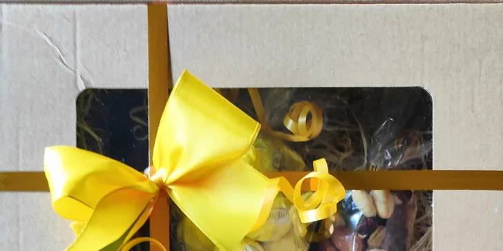 Balíčky pro gurmány: přívlastkové víno, čokoláda, paštika a ořechy nebo olivy