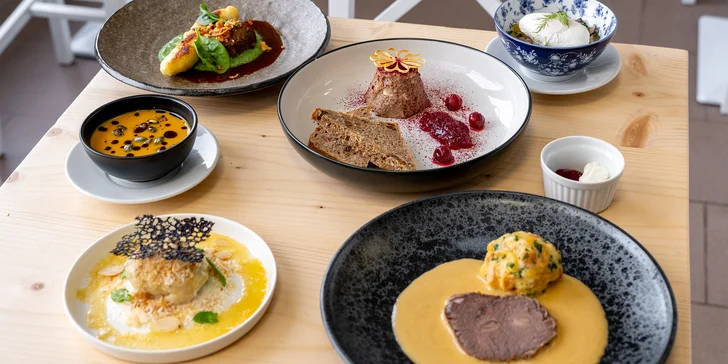 Šestichodové degustační menu pro dva: paštika, kulajda, svíčková i líčka a dezert k tomu