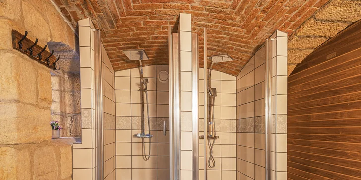 Privátní wellness až pro 4 osoby: vířivka, sauna, relax zóna i láhev prosecca