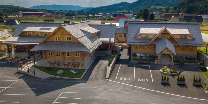 Wellness pobyt ve stylových chatkách na Oravě až pro 6 osob