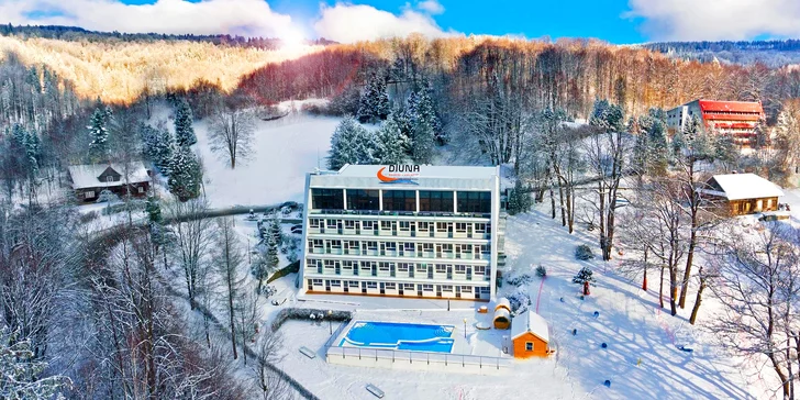 Hotel obklopený horami a lesy: dovolená s jídlem, neomezeným wellness i zábavou