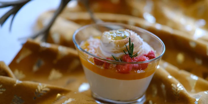 5chodové menu v luxusní zahradní restauraci v centru Prahy pro 1 nebo 2 osoby