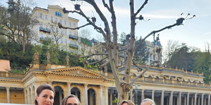 Jízda limuzínou na 1-3 hodiny: zážitek až pro 8 osob, láhev sektu v ceně