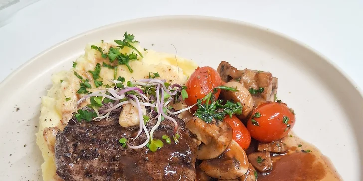 5chod. degustační menu pro dva: tatarák, šafránové risotto i čokoládový fondant