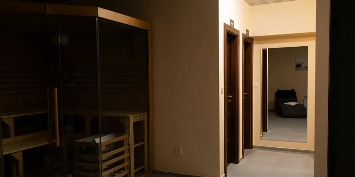 Romantika v Kolíně: pobyt se snídaní, soukromým wellness a sektem