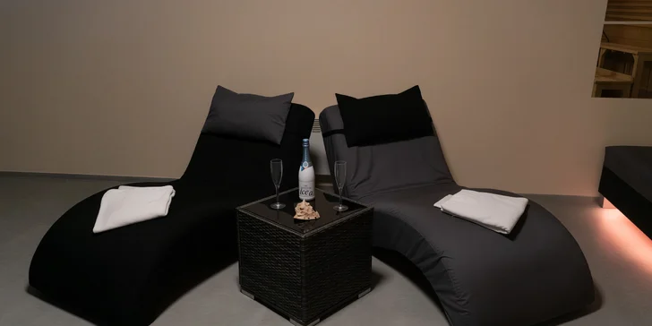 Romantika v Kolíně: pobyt se snídaní, soukromým wellness a sektem