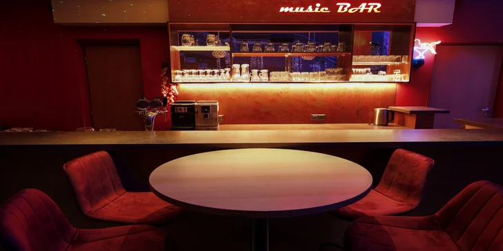 Ráj tvůrců: pronájem nahrávacího studia, fotoateliéru, zkušebny a stage i VIP privátního kina až pro 8 osob