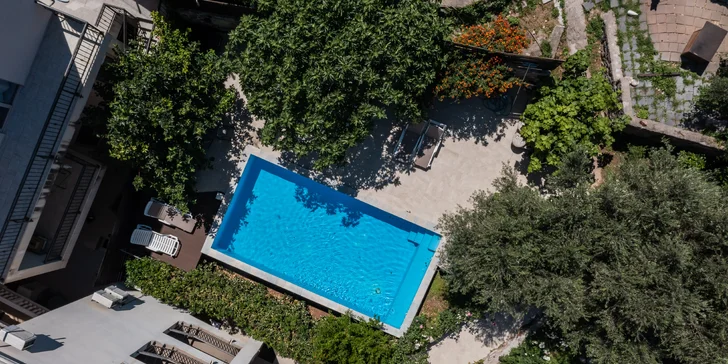 Apartmány nedaleko Sveti Stefan: venkovní bazén, super poloha kousek od moře