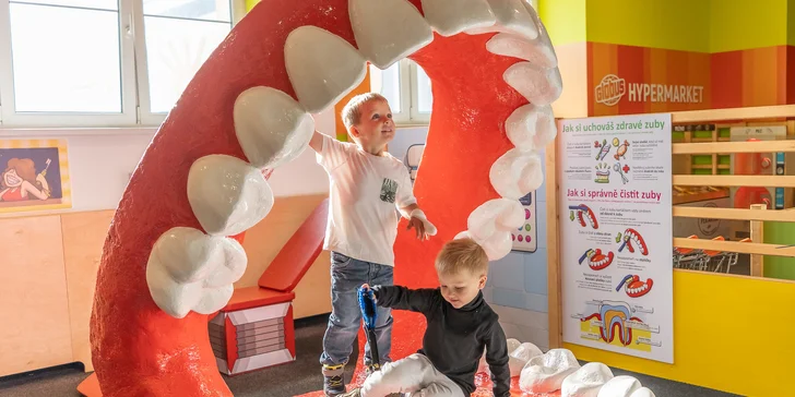 Zabavte své ratolesti: vstup do iQPARKu pro dospělé a děti a plyšový RobiQ k tomu