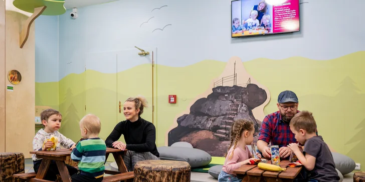 Zabavte své ratolesti: vstup do iQPARKu pro dospělé a děti a plyšový RobiQ k tomu