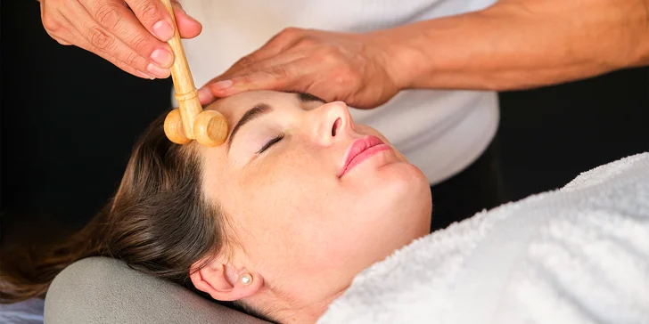 Balíček pro krásné tělo i hladkou pleť: maderoterapie a tejpování břicha