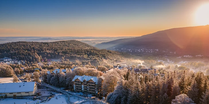 Resort v polských Jizerkách: snídaně či polopenze, wellness, aquapark i možnost apartmánu s privátní saunou