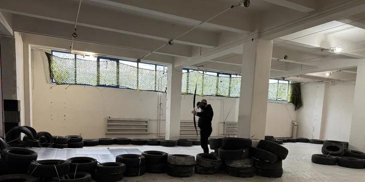 Archery war v kryté hale pro 1 až 10 osob: týmová zábava i špetka adrenalinu