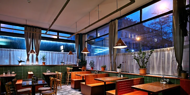 Otevřené vouchery na cokoli v hodnotě 350-1000 Kč do rodinné restaurace na Žižkově