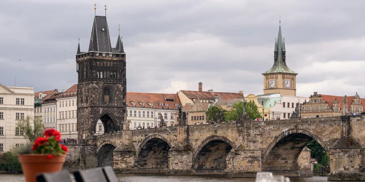 Dárkové vouchery na 1500 až 3000 Kč do restaurace Brick's na Malé Straně