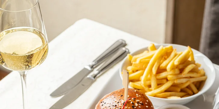 Dárkové vouchery na 1500 až 3000 Kč do restaurace Brick's na Malé Straně