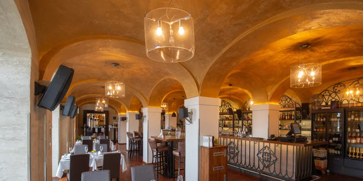 Dárkové vouchery na 1500 až 3000 Kč do restaurace Brick's na Malé Straně