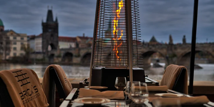 Dárkové vouchery na 1500 až 3000 Kč do restaurace Brick's na Malé Straně