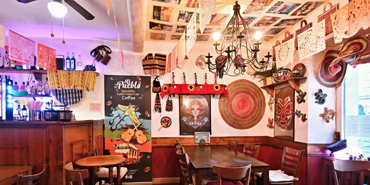 Mexický degustační talíř v centru Prahy vč. modrého frizzante i tradiční buñuelos