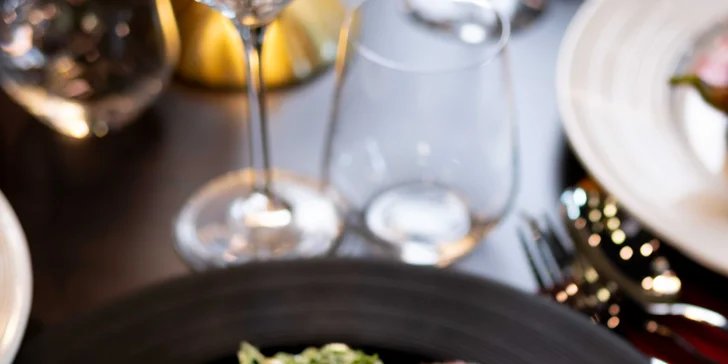 Otevřené vouchery v hodnotě 500-2000 Kč do moderní asijské fusion restaurace