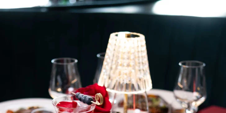 Otevřené vouchery v hodnotě 500-2000 Kč do moderní asijské fusion restaurace